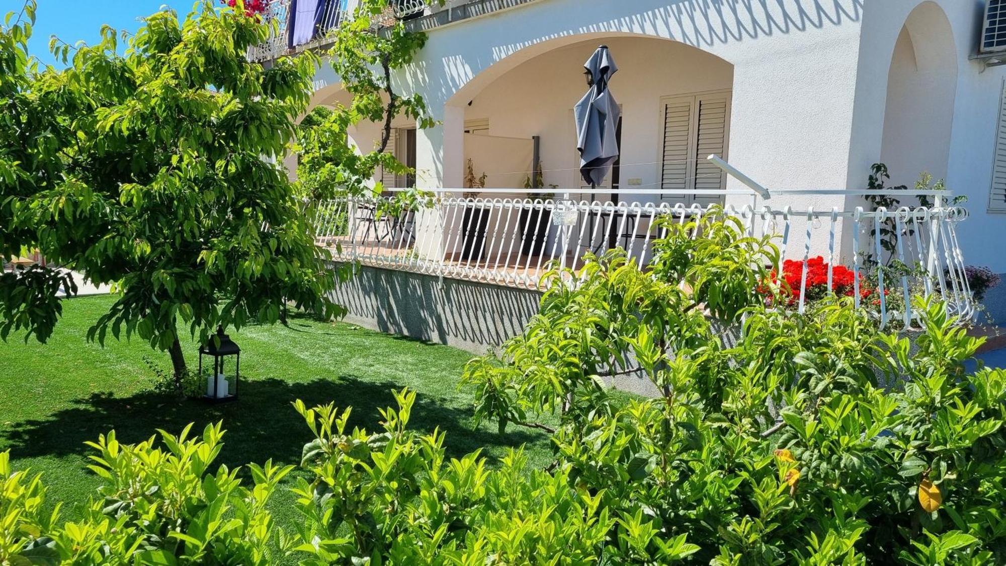 Luxa 5 Min Old Town, 10 Min Airport Apartment Trogir Exterior photo